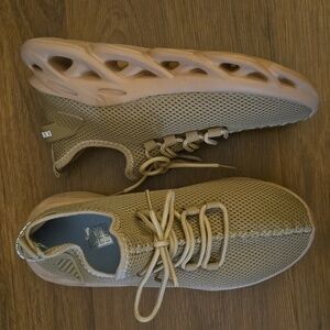 Designed 2020 Tan Mesh Sneakers Pink Unique Sole Lace Up Lightweight Size 38 New